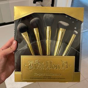 Never used!! KVD 10yr anniversary brush set!!